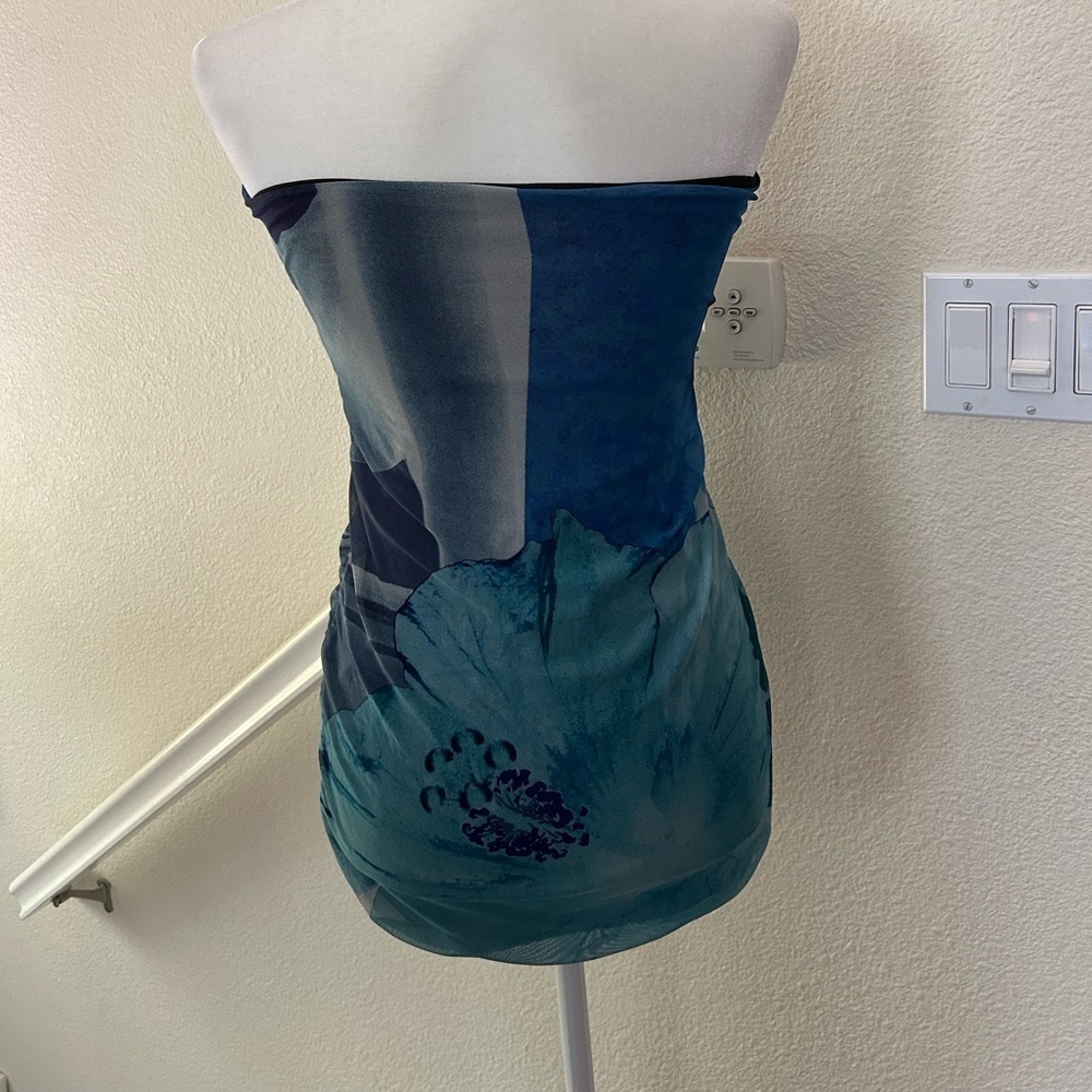 Tiger Mist Cher mini dress in Artist Print Blue
Strapless Mesh Graphic Print M - Picture 5 of 12